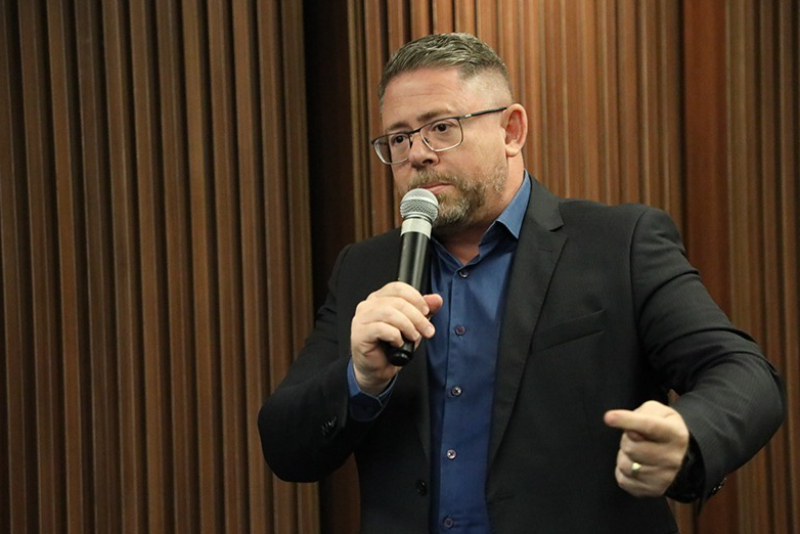 Defensor público abre série de entrevistas em PodCastrocast da Rádio Cuiabana FM