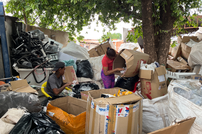 Catadores respondem: é necessário separar o lixo antes de enviar para reciclagem?