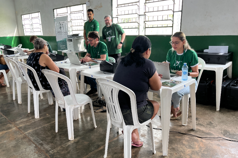 Sob ameaça de despejo, famílias recebem o Território de Direitos da DPEMT em Cuiabá